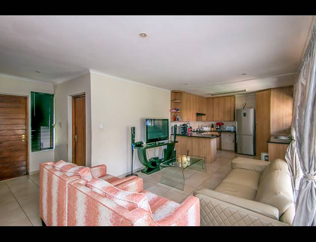 3 BEDROOM TOWNHOUSE RENTED IN RADIOKOP